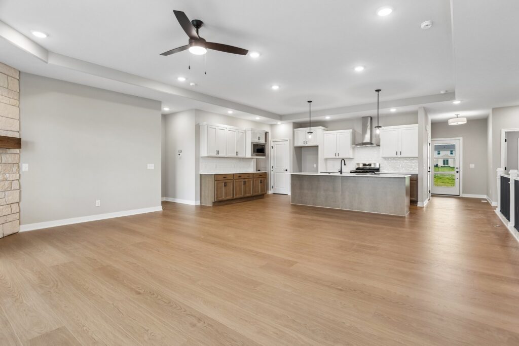 5-web-or-mls-9341 - 17118 Cora St_005
