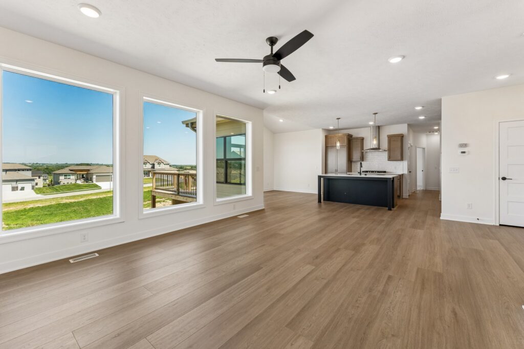 5-web-or-mls-9343 - 11101 N 161st St_005