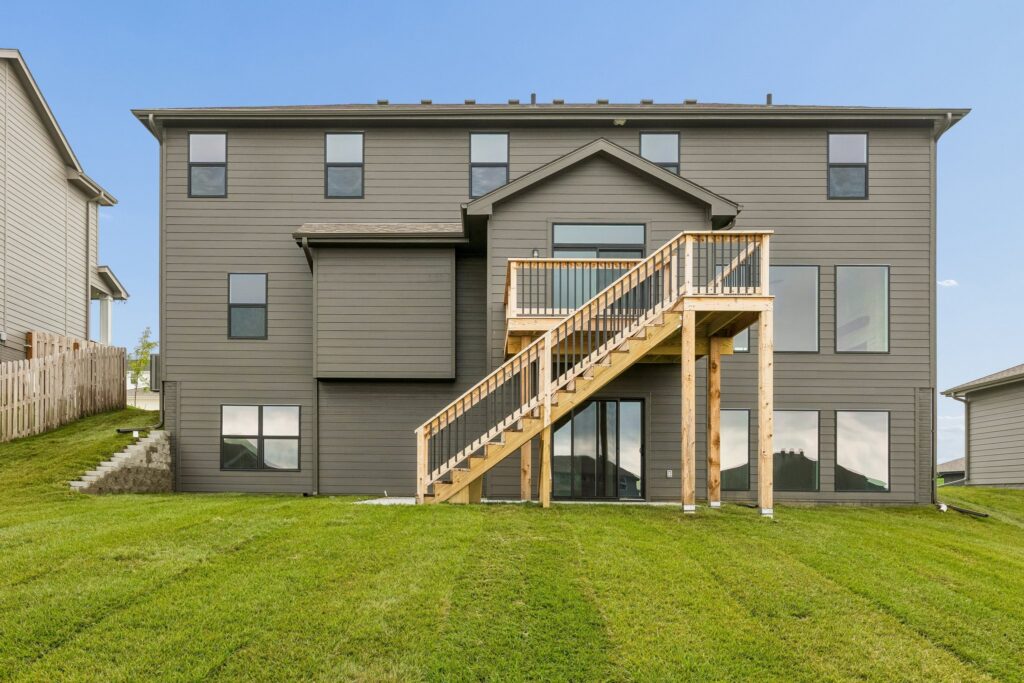 5-web-or-mls-9709 - 11101 N 161st St_005