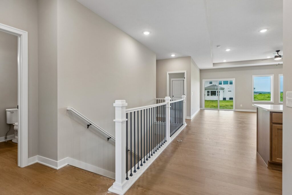 6-web-or-mls-9341 - 17118 Cora St_006