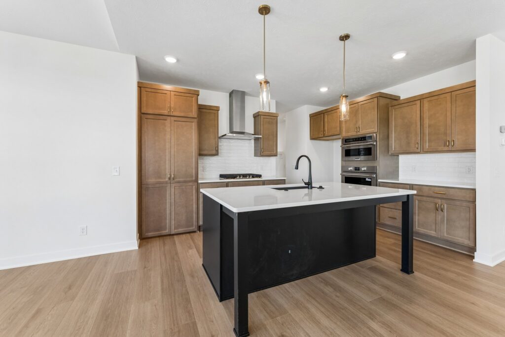 6-web-or-mls-9343 - 11101 N 161st St_006