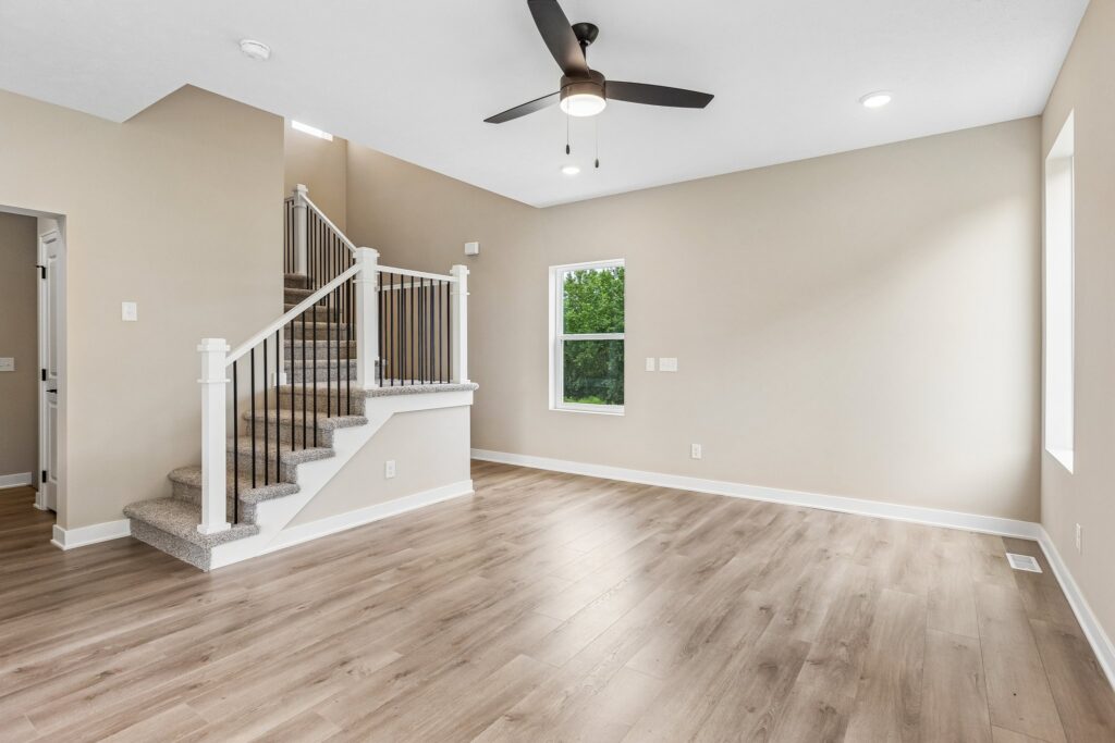 6-web-or-mls-9412 - 7713 N 116th St_006