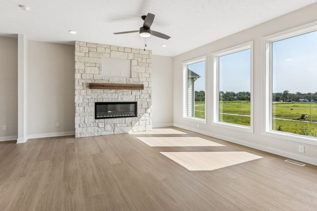7-web-or-mls-11003 N 159th Ave_007