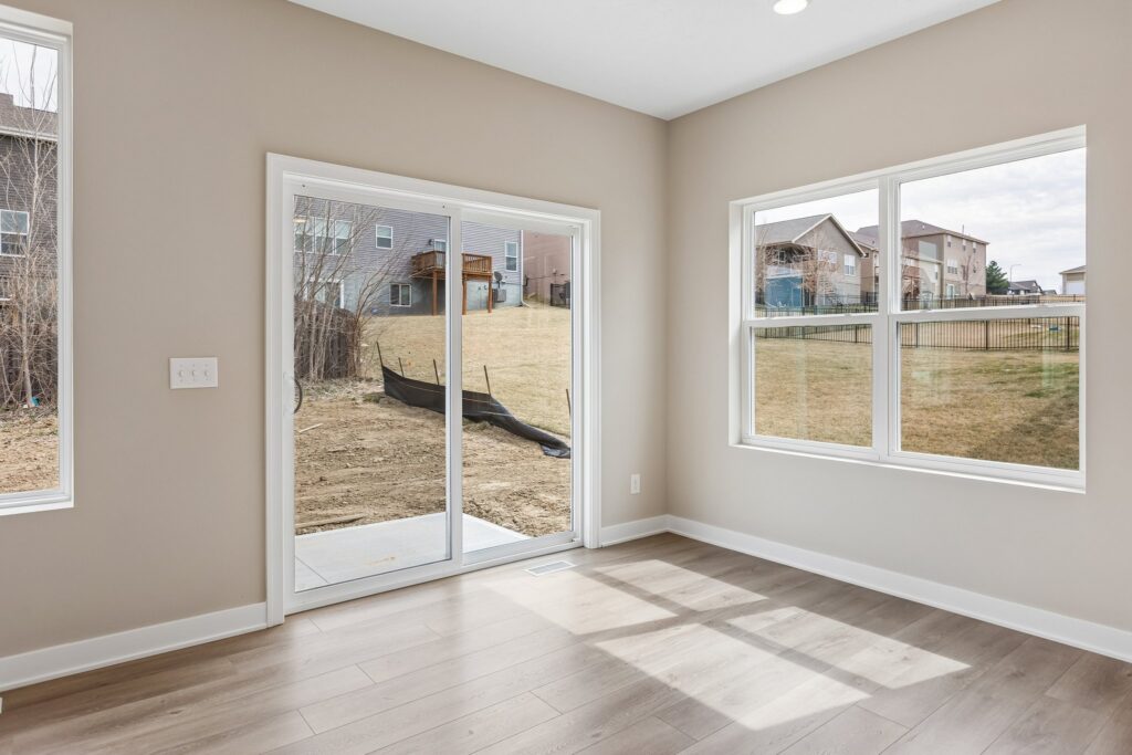 7-web-or-mls-8363 - 7713 N 116th Ave - 007