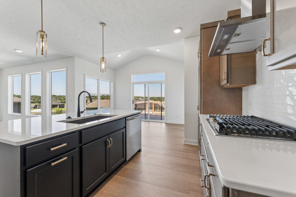 7-web-or-mls-9343 - 11101 N 161st St_007