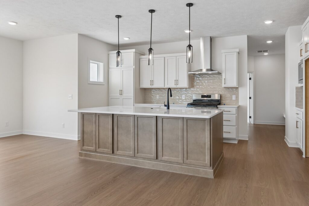 7-web-or-mls-9659 - 11103 N 161st Ave_007