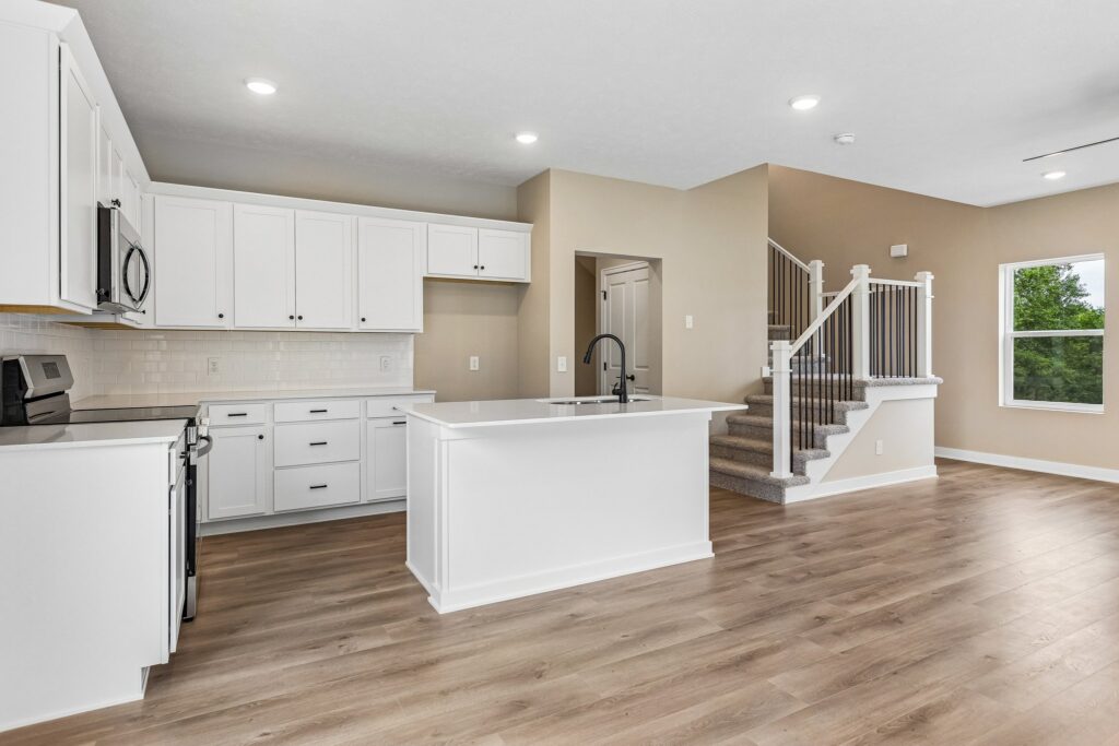 8-web-or-mls-9412 - 7713 N 116th St_008