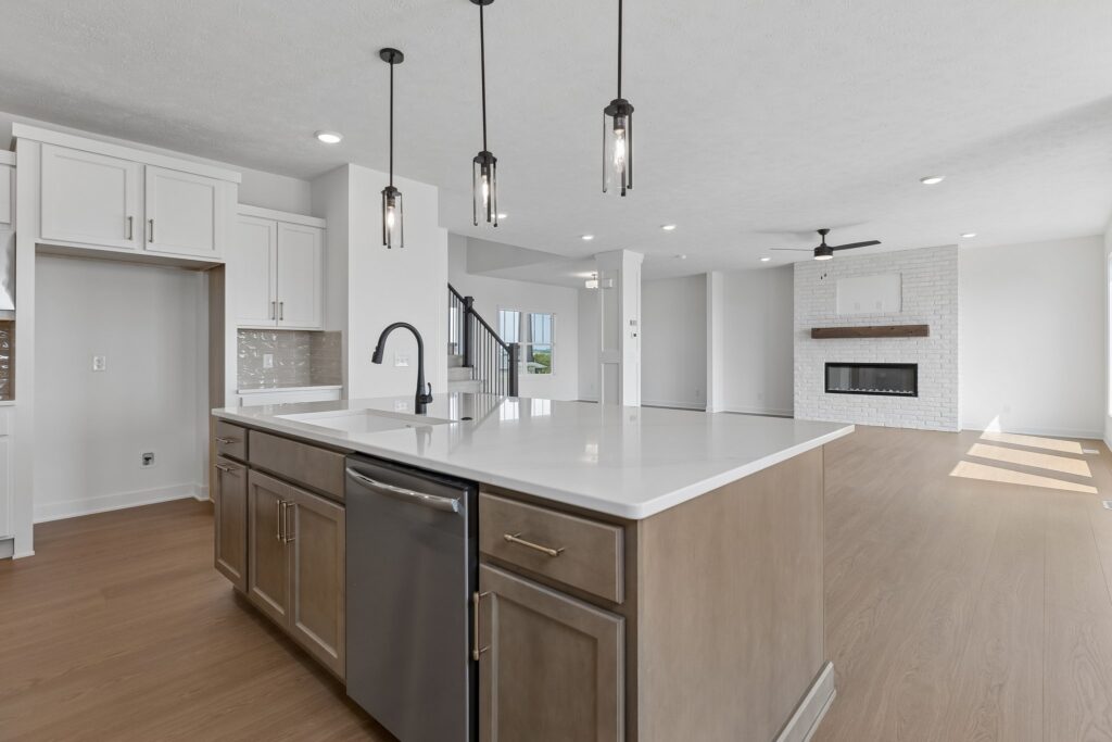 8-web-or-mls-9659 - 11103 N 161st Ave_008