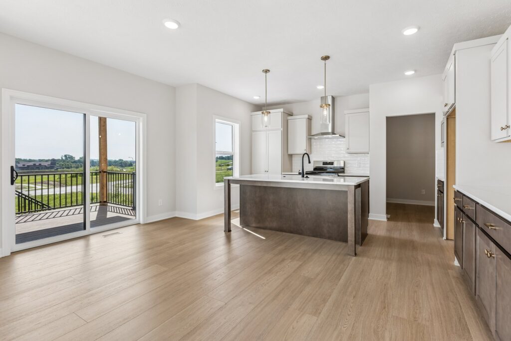 9-web-or-mls-11003 N 159th Ave_009