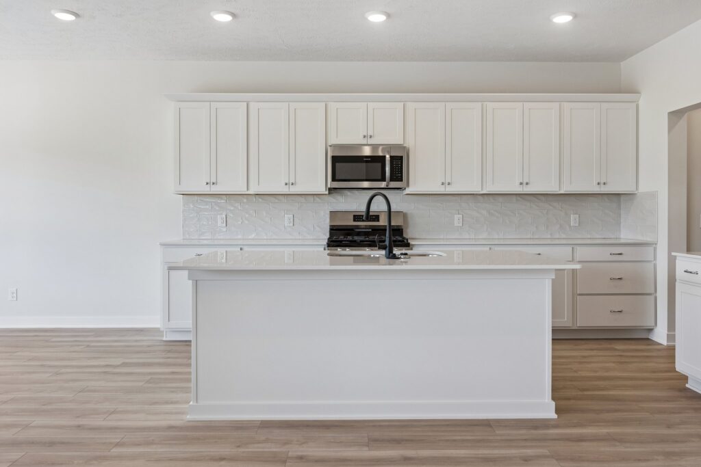 9-web-or-mls-16101 Isabella St_008