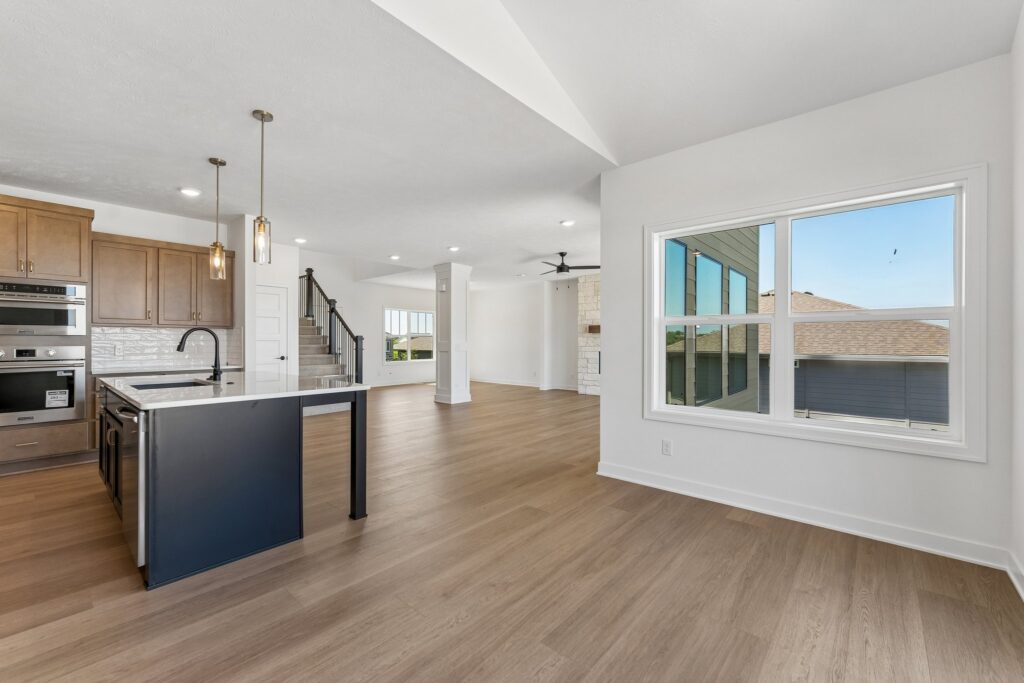 9-web-or-mls-9343 - 11101 N 161st St_009
