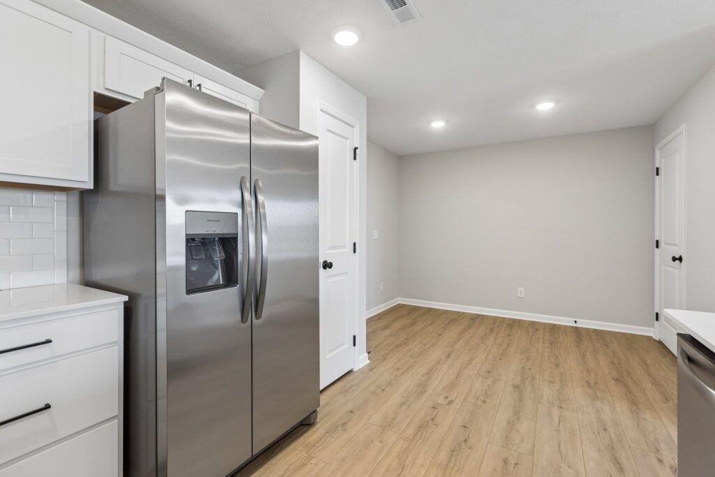 11-web-or-mls-4759 E 21st St_11