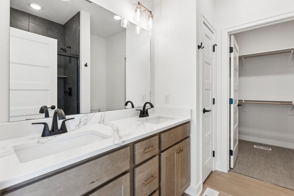 11-web-or-mls-8706 Reed St_011