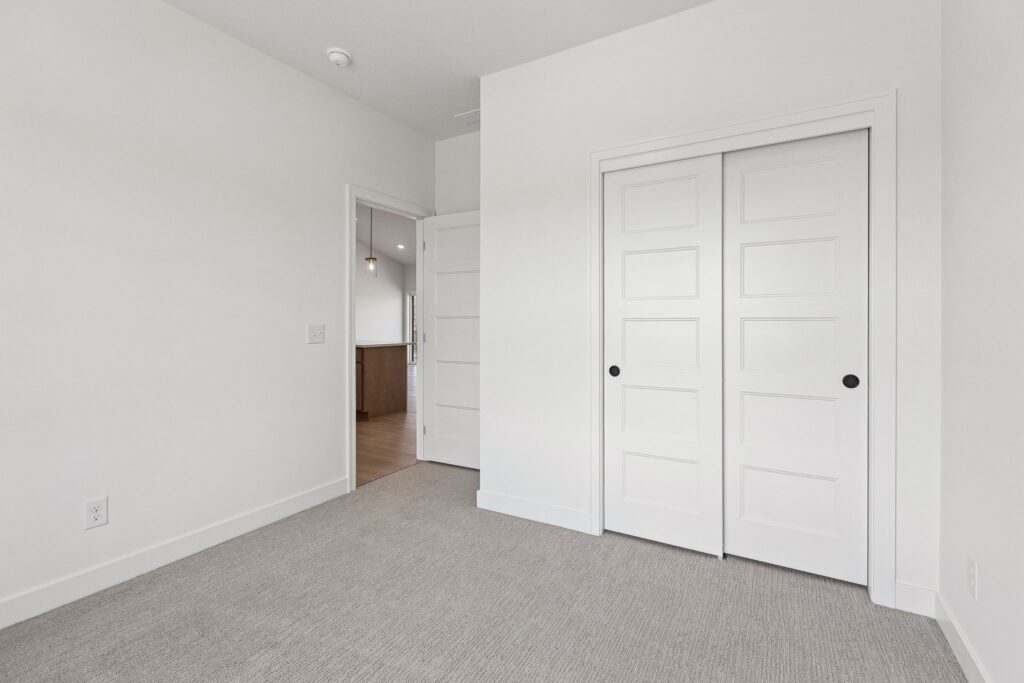 15-web-or-mls-8706 Reed St_015