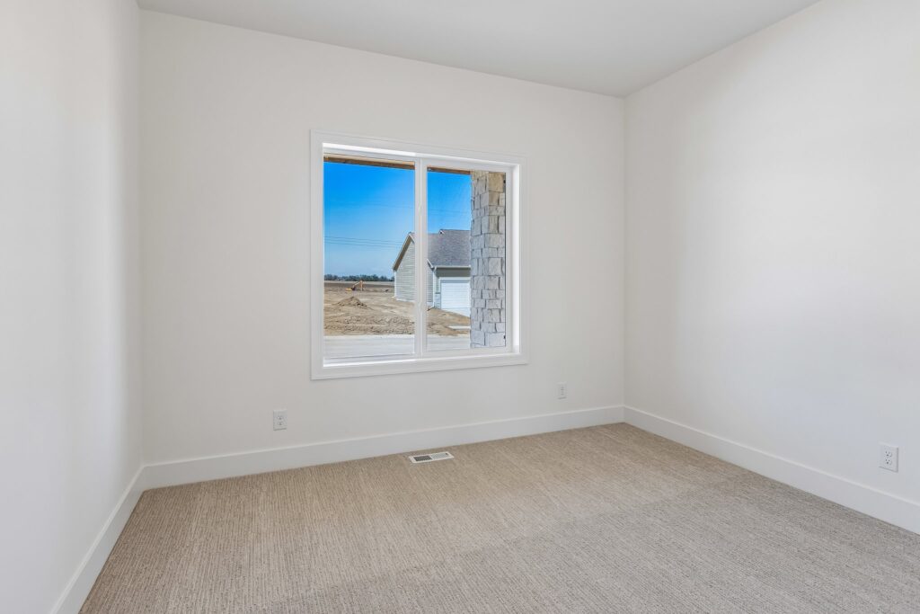 18-web-or-mls-8569 - 8815 Legacy St_018