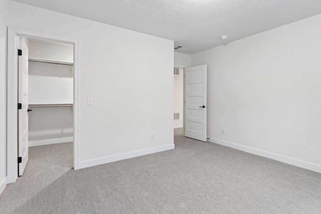 19-web-or-mls-8706 Reed St_019