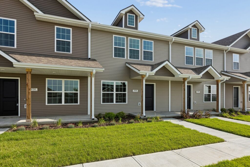 2-web-or-mls-4759 E 21st St_02