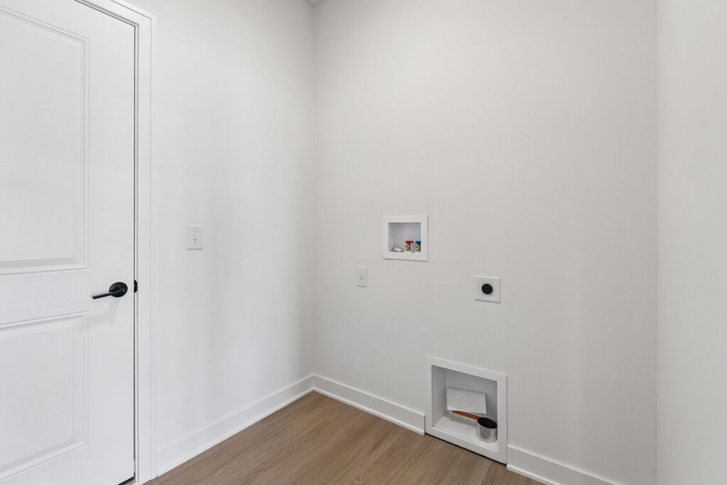 23-web-or-mls-8706 Reed St_023