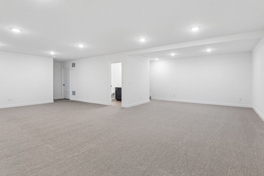 25-web-or-mls-8706 Reed St_025