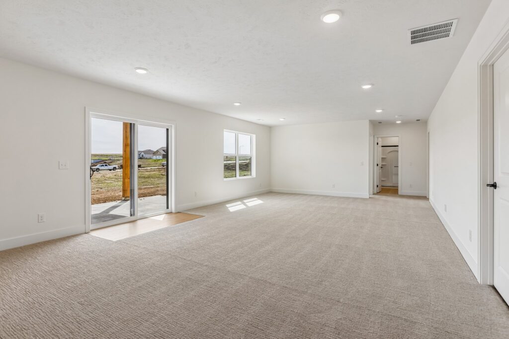 26-web-or-mls-8569 - 8815 Legacy St_026