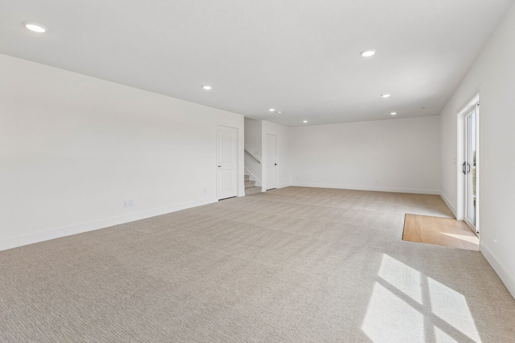 27-web-or-mls-8569 - 8815 Legacy St_027