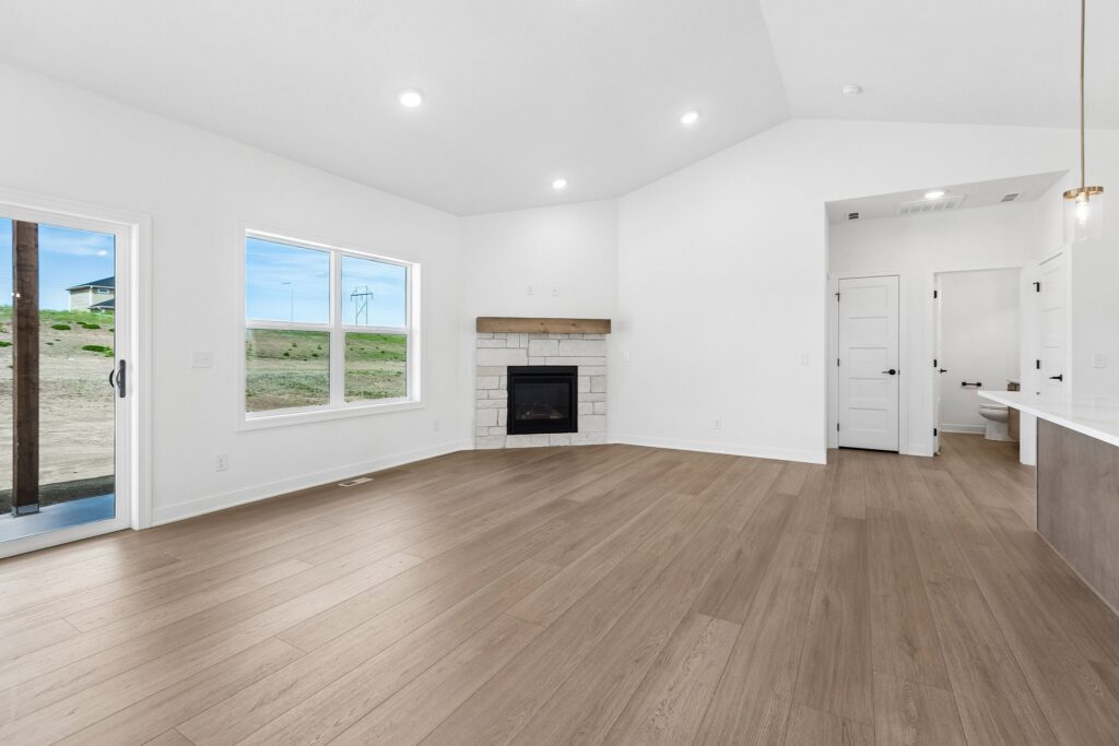 3-web-or-mls-8706 Reed St_003