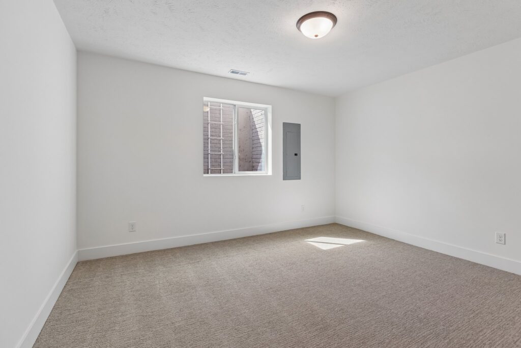 30-web-or-mls-8569 - 8815 Legacy St_030