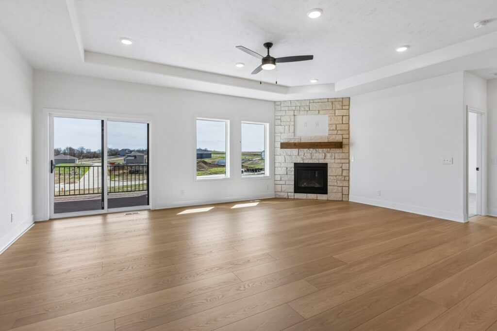 4-web-or-mls-8569 - 8815 Legacy St_004