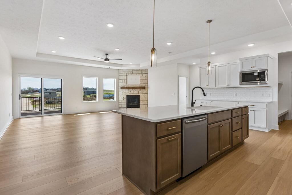 6-web-or-mls-8569 - 8815 Legacy St_006