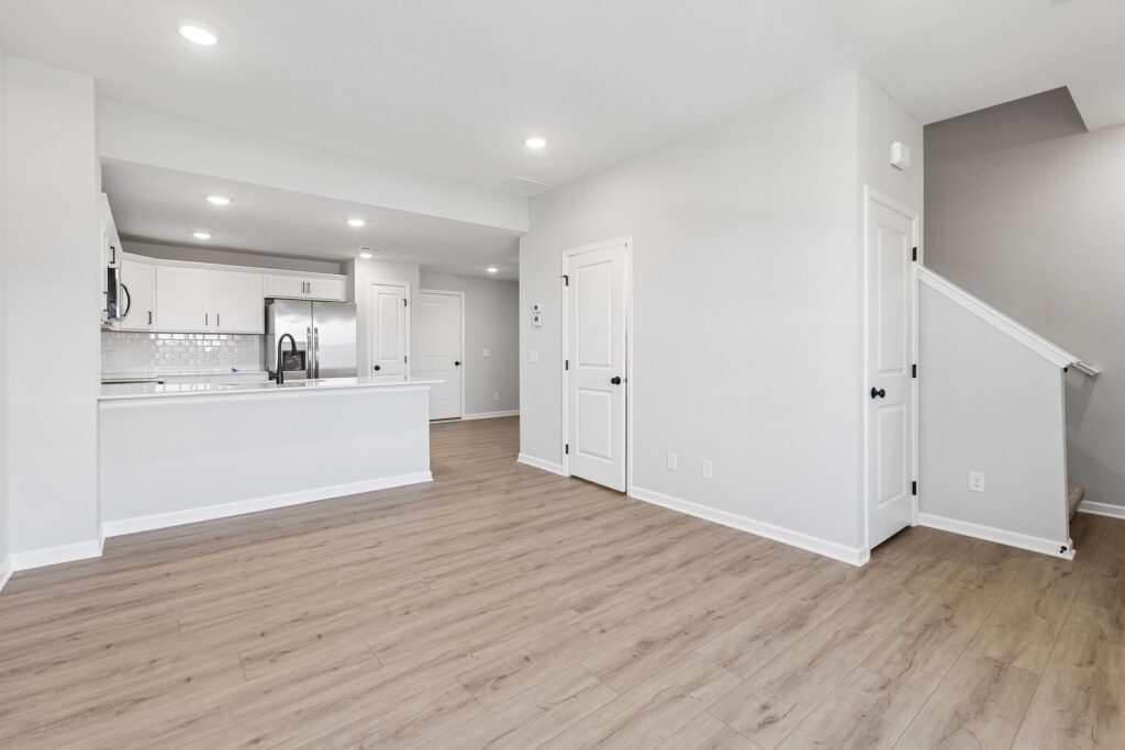 7-web-or-mls-4759 E 21st St_07