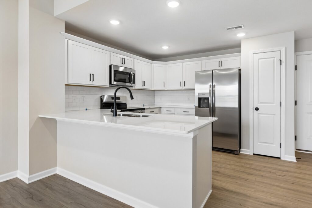 8-web-or-mls-4759 E 21st St_08