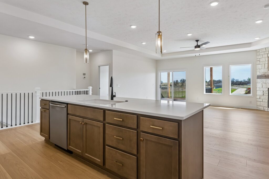 8-web-or-mls-8569 - 8815 Legacy St_008