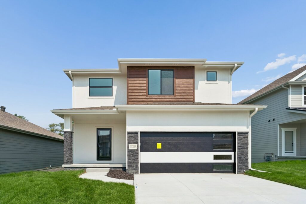 1-web-or-mls-11302 Portage Dr_001