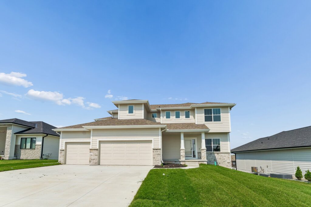 1-web-or-mls-9693 - 12104 S 109th St_001