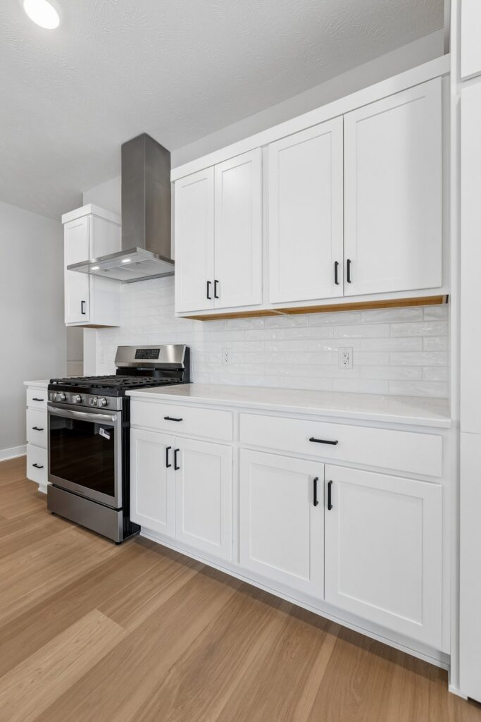 10-web-or-mls-12104 S 109th St_010