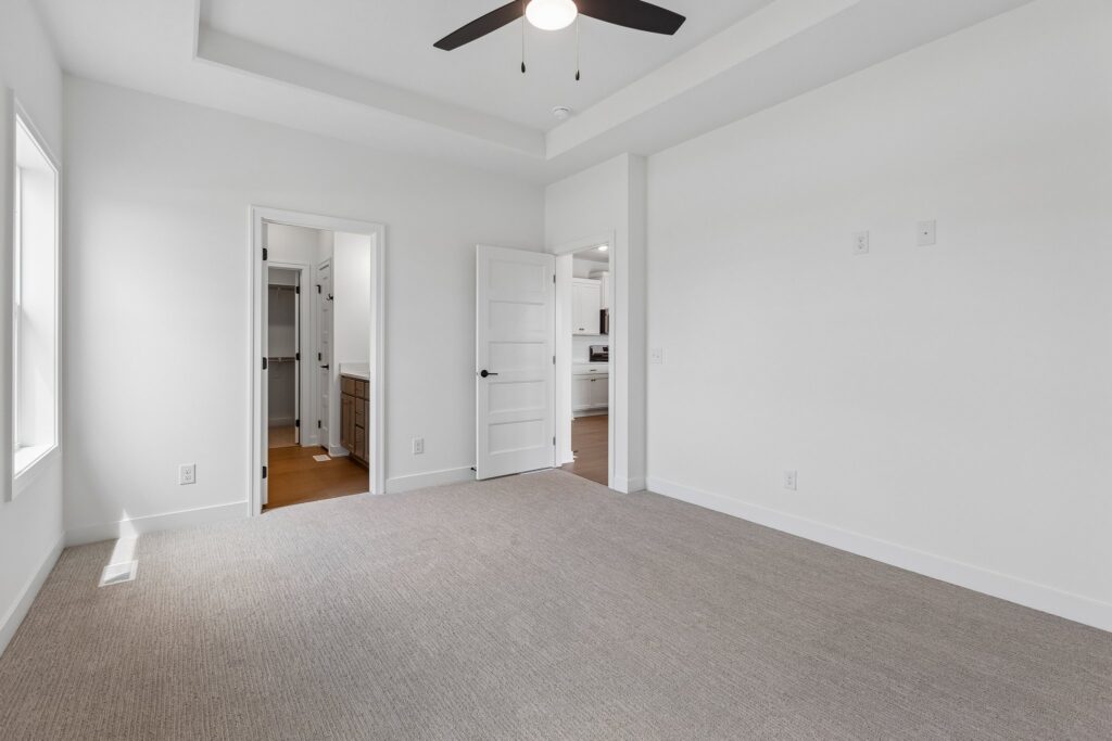 10-web-or-mls-21439 Y St_010