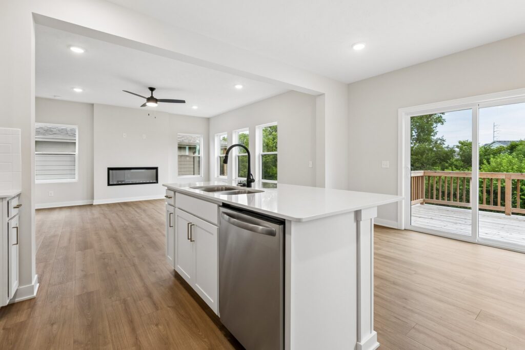 11-web-or-mls-11302 Portage Dr_011