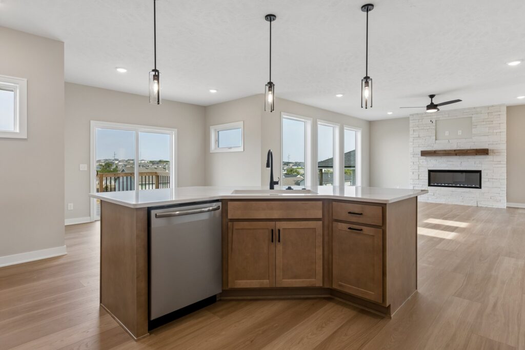 11-web-or-mls-12104 S 109th St_011