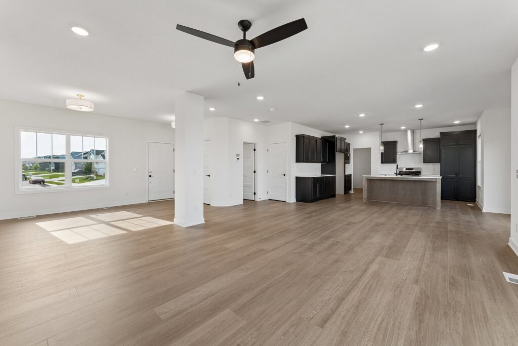 11-web-or-mls-12202 S 111th St_11