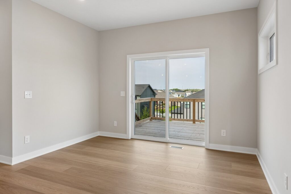 12-web-or-mls-12104 S 109th St_012