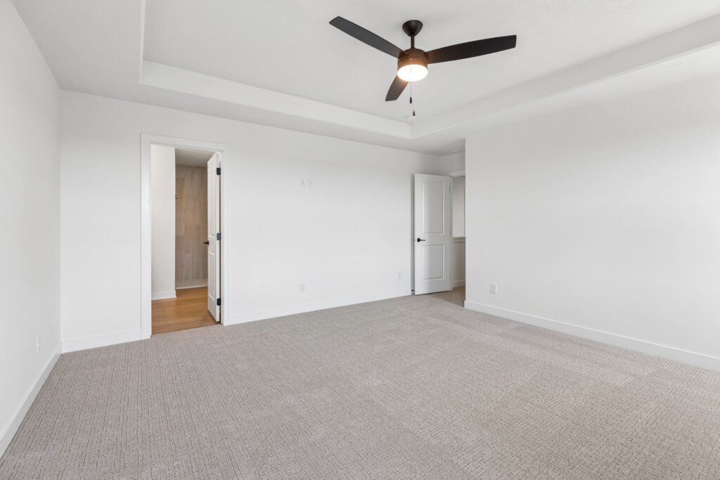 12-web-or-mls-21433 Y St_012
