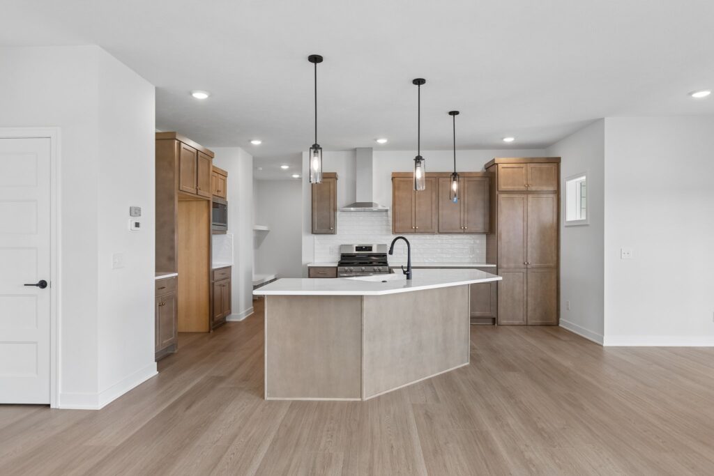 12-web-or-mls-6125 S 215th St_012