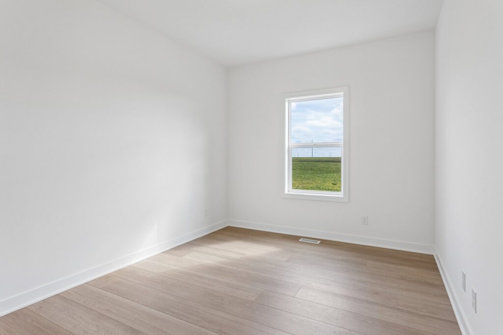 13-web-or-mls-10001 - 6327 N 207th St_013