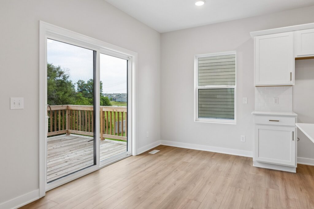 13-web-or-mls-11302 Portage Dr_013