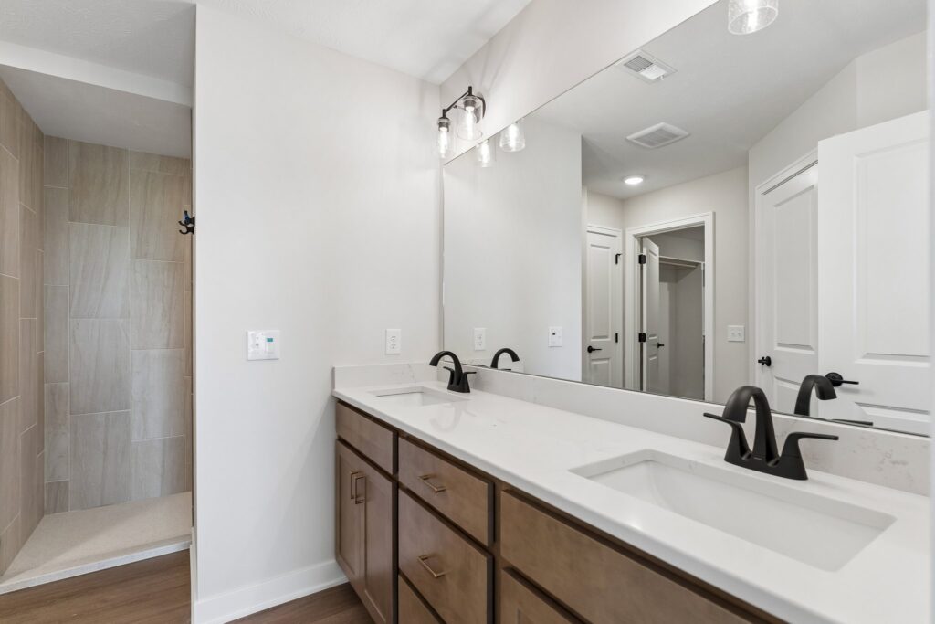 13-web-or-mls-9156 - 12406 S 89th Ave_013
