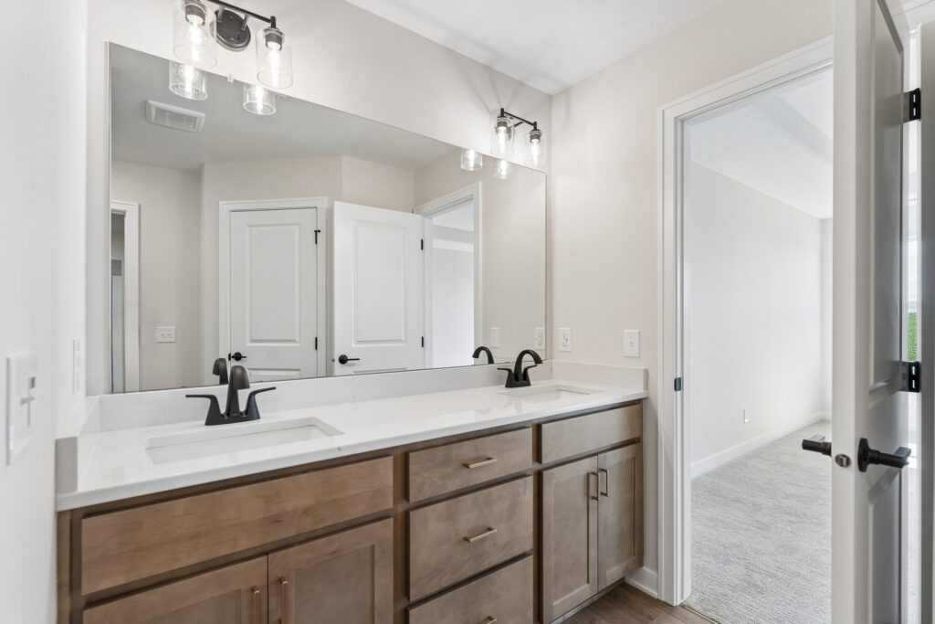14-web-or-mls-9156 - 12406 S 89th Ave_014