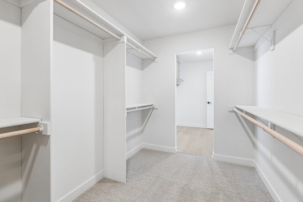 15-web-or-mls-21433 Y St_015