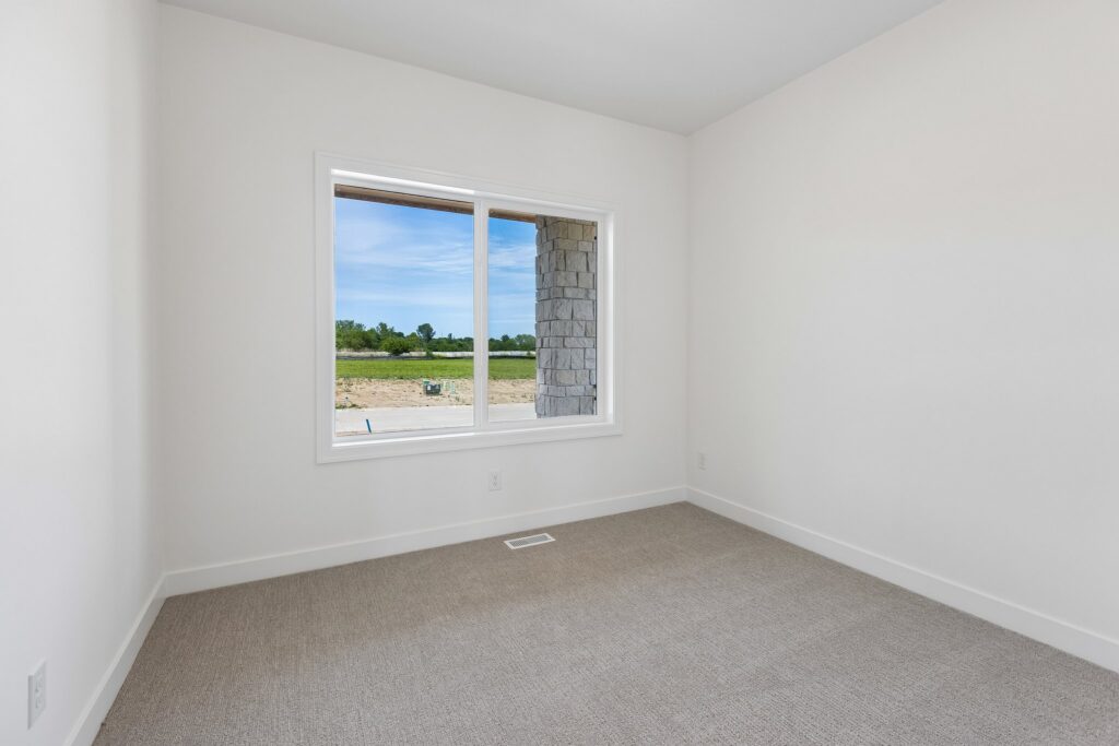 15-web-or-mls-21439 Y St_015