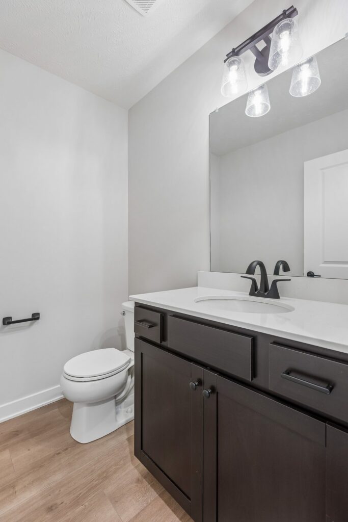 15-web-or-mls-9533 - 11260 Portage Dr_023
