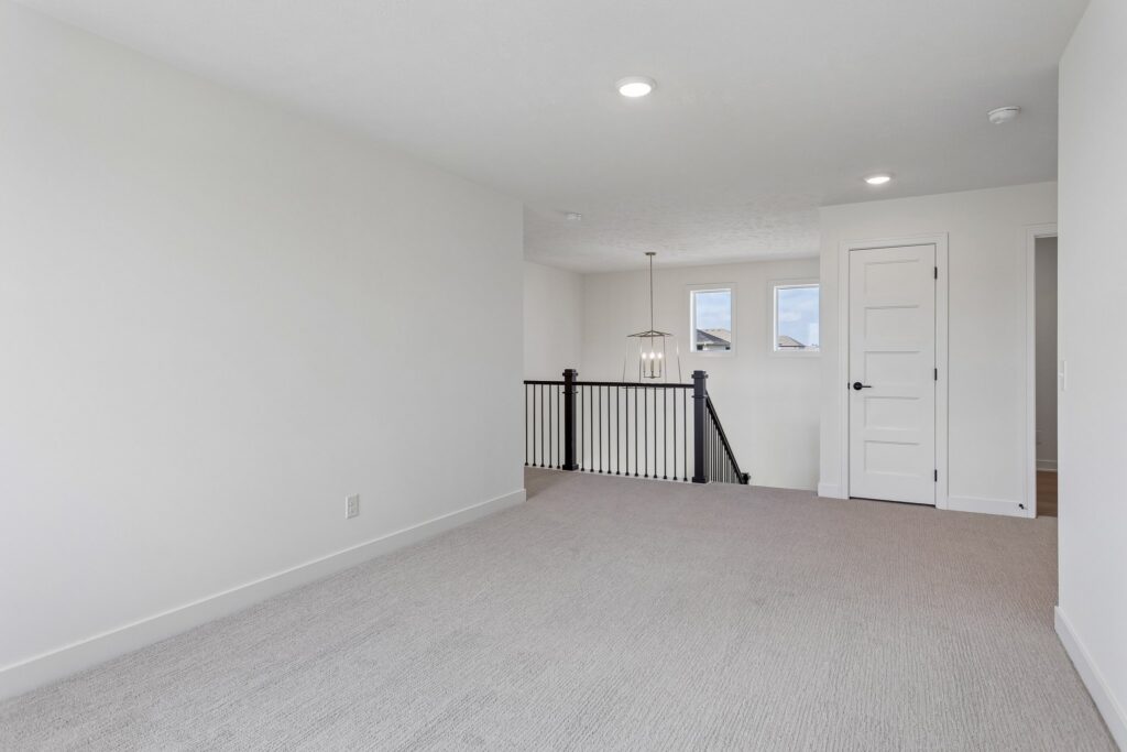 16-web-or-mls-10001 - 6327 N 207th St_016